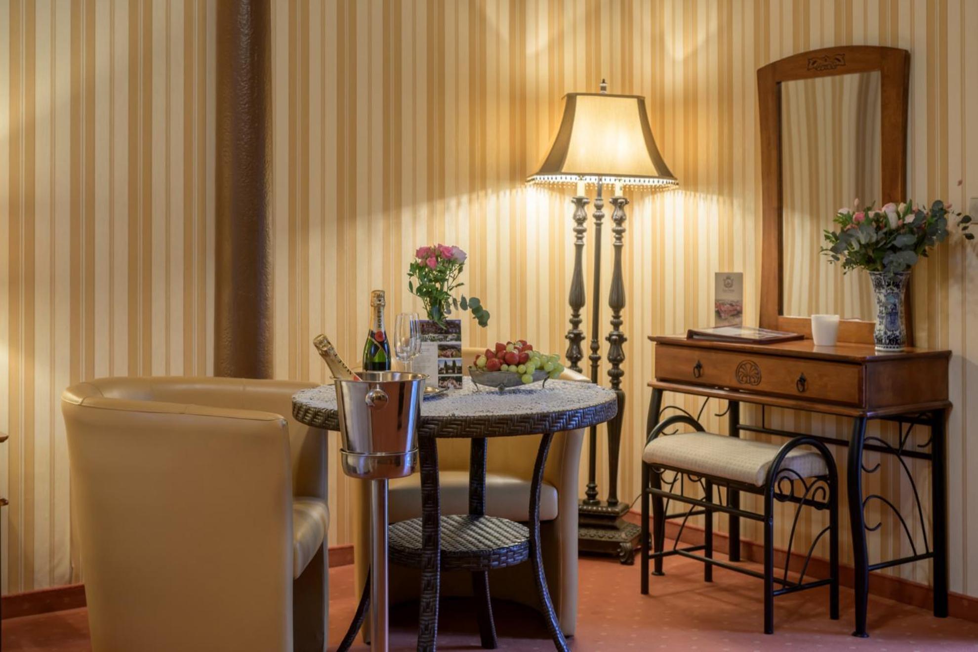 Zabi Dwor - Hotel - Restauracja - Spa Zielona Gora  Bagian luar foto