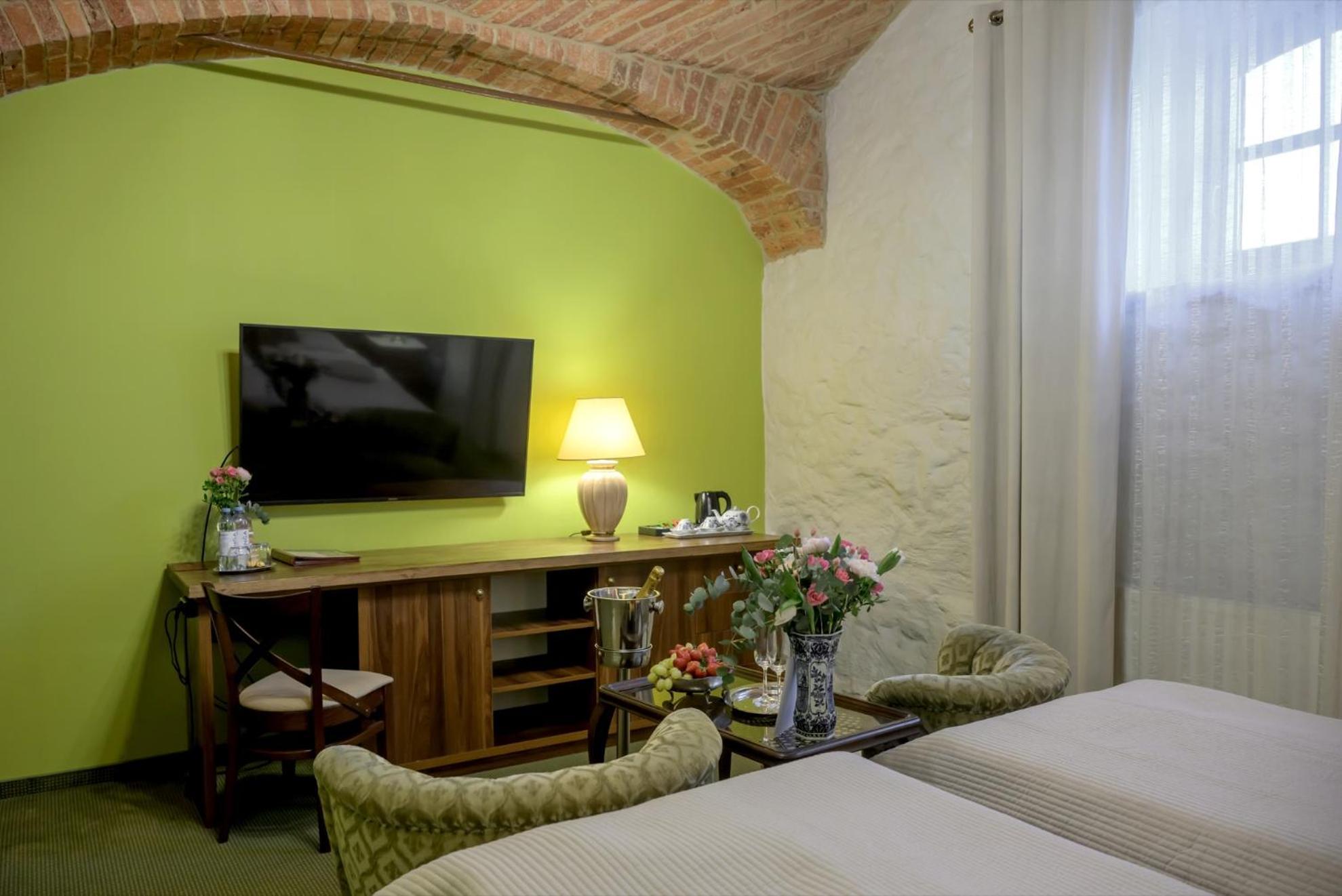 Zabi Dwor - Hotel - Restauracja - Spa Zielona Gora  Bagian luar foto
