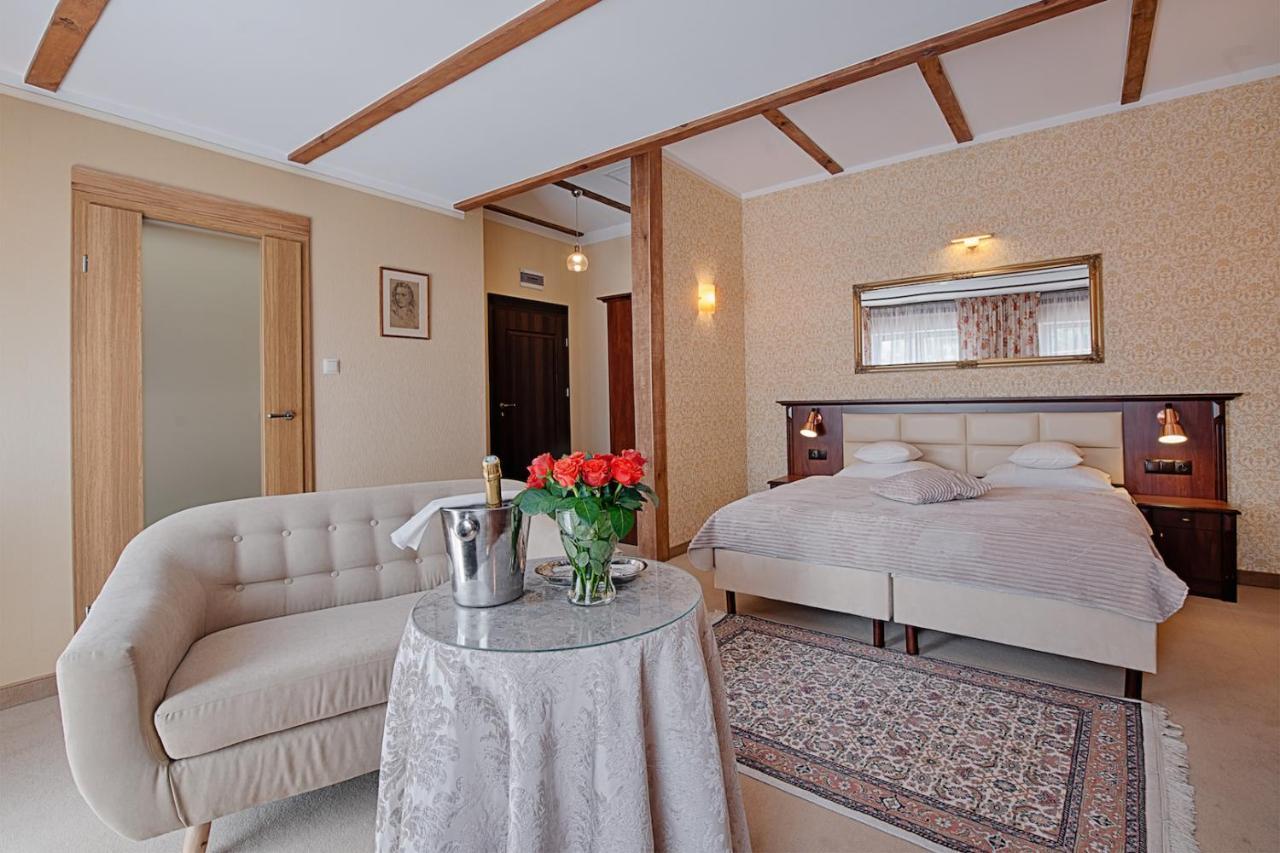 Zabi Dwor - Hotel - Restauracja - Spa Zielona Gora  Bagian luar foto